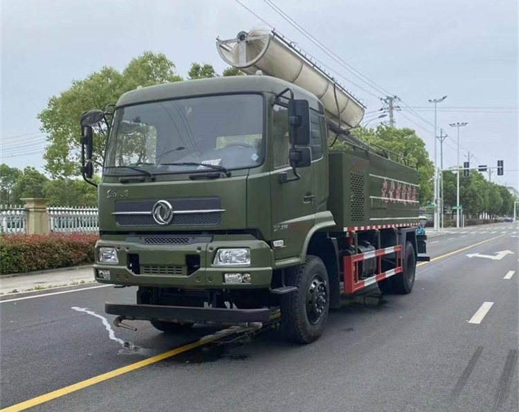 東風(fēng)天錦光伏板太陽能板清洗車